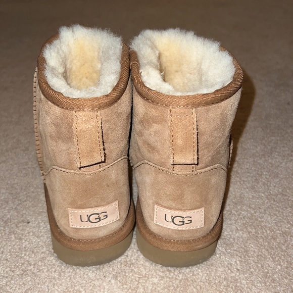 Chestnut classic mini 2 UGGS - size 8 - Picture 3 of 5